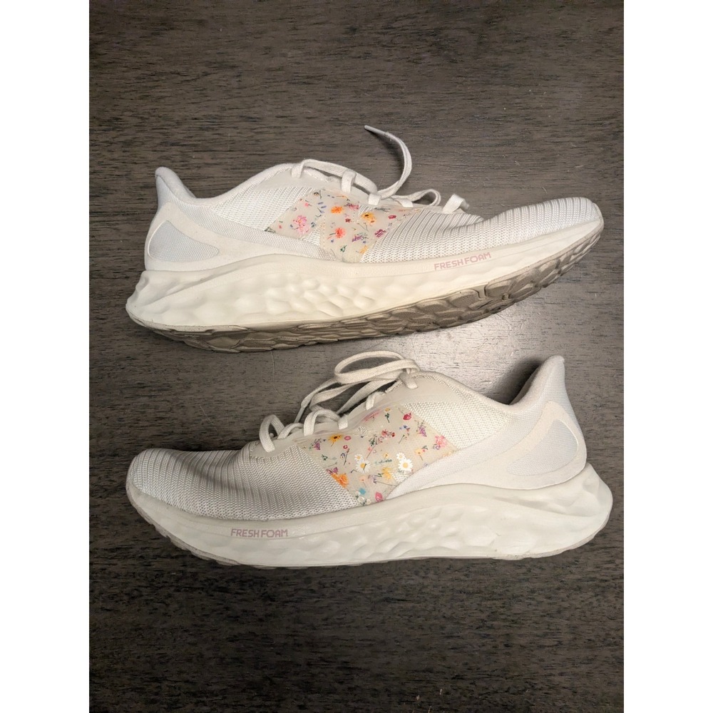 New Balance Fresh Foam Arishi v4 White Floral Running Shoes WARISBC4 Womens 10